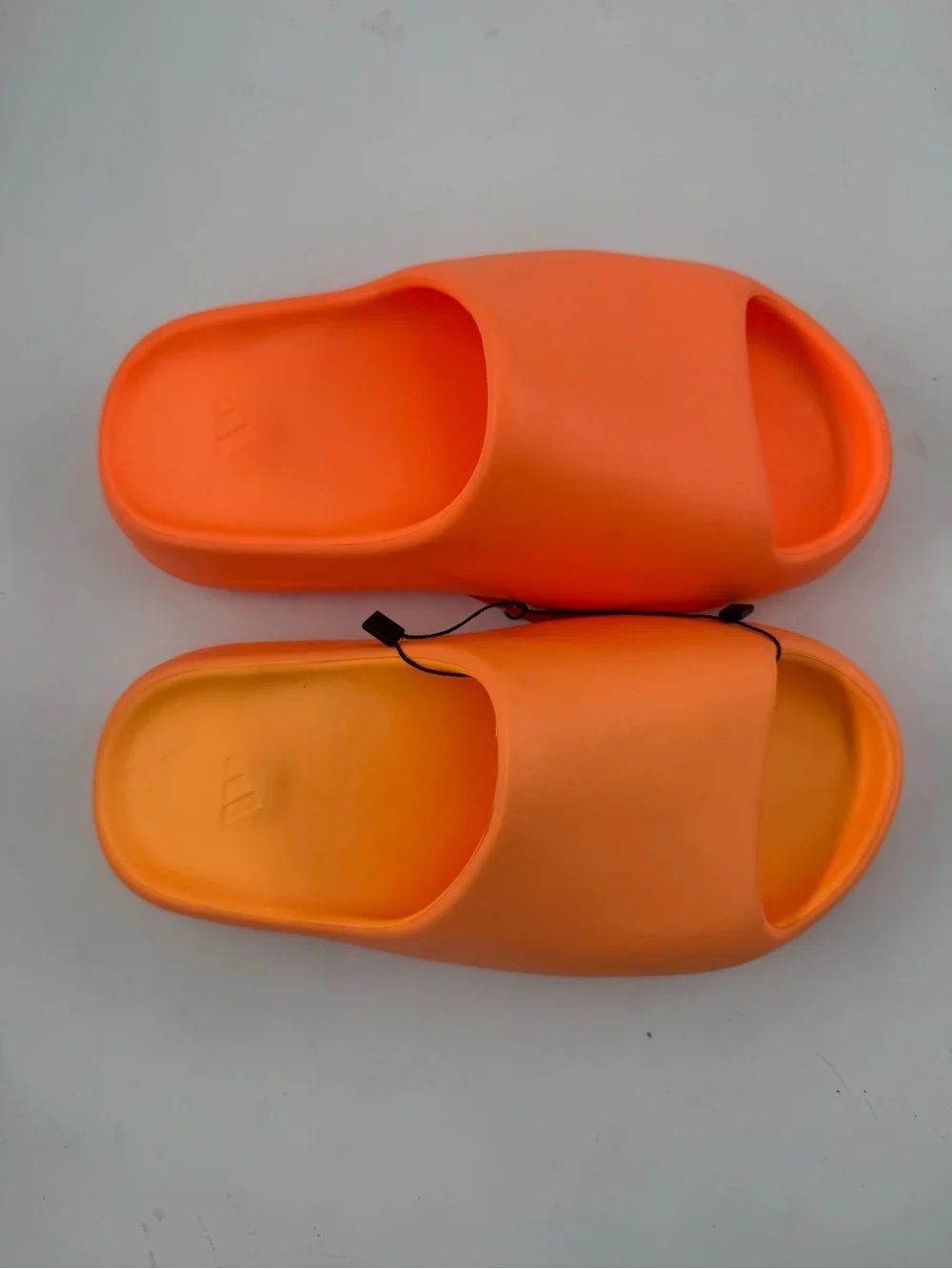 👞 Adidas Unisex Yeezy Slides -Size 5 Men/Youth -Enflame Orange -Size 6.5 Women